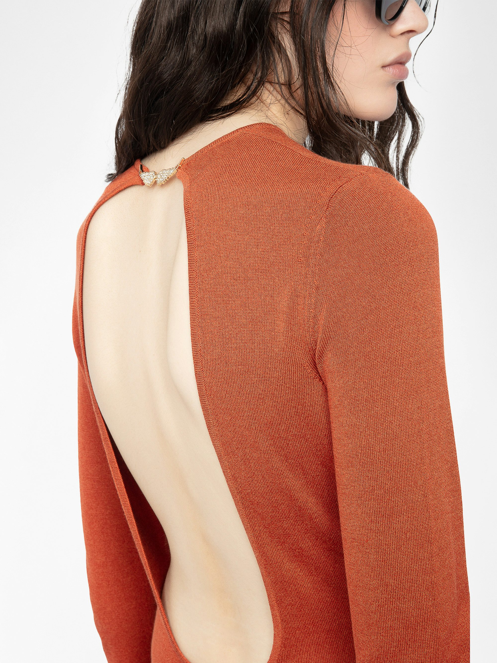 Sarra Dress - Long dress with open back and wing closure.